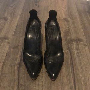 Black Gucci pumps